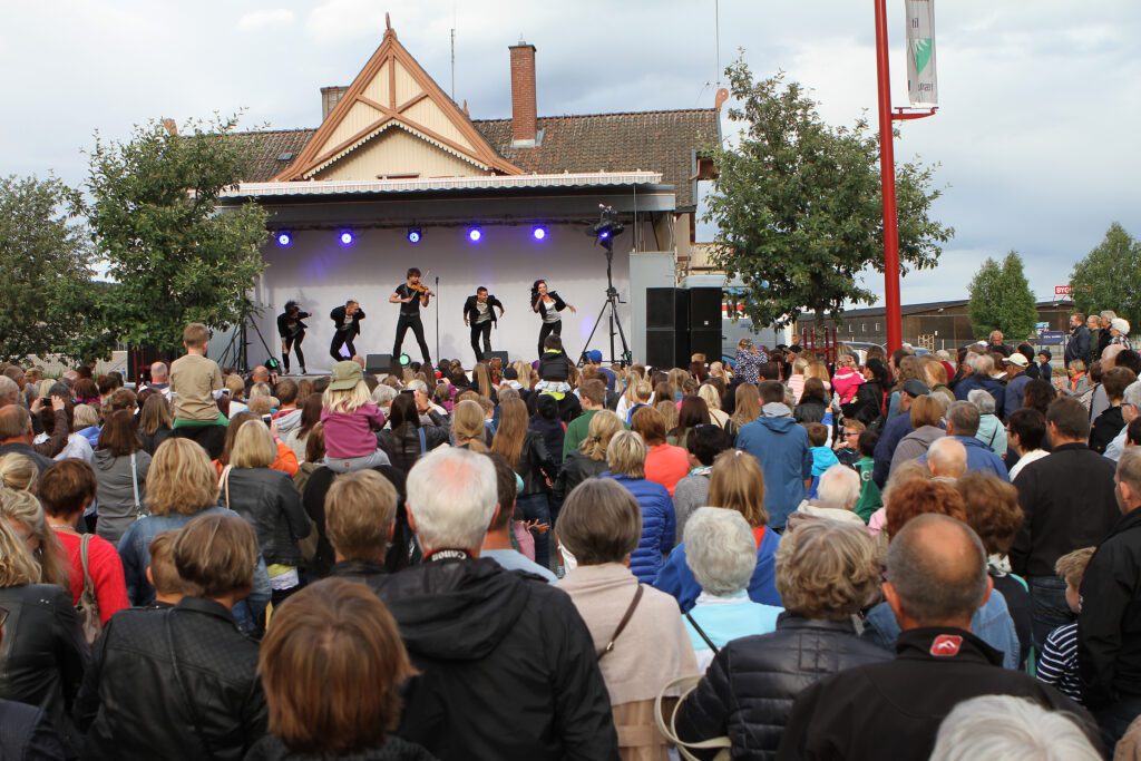bildet viser konsert med publikum